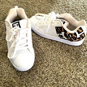 Women’s size 9 DCs